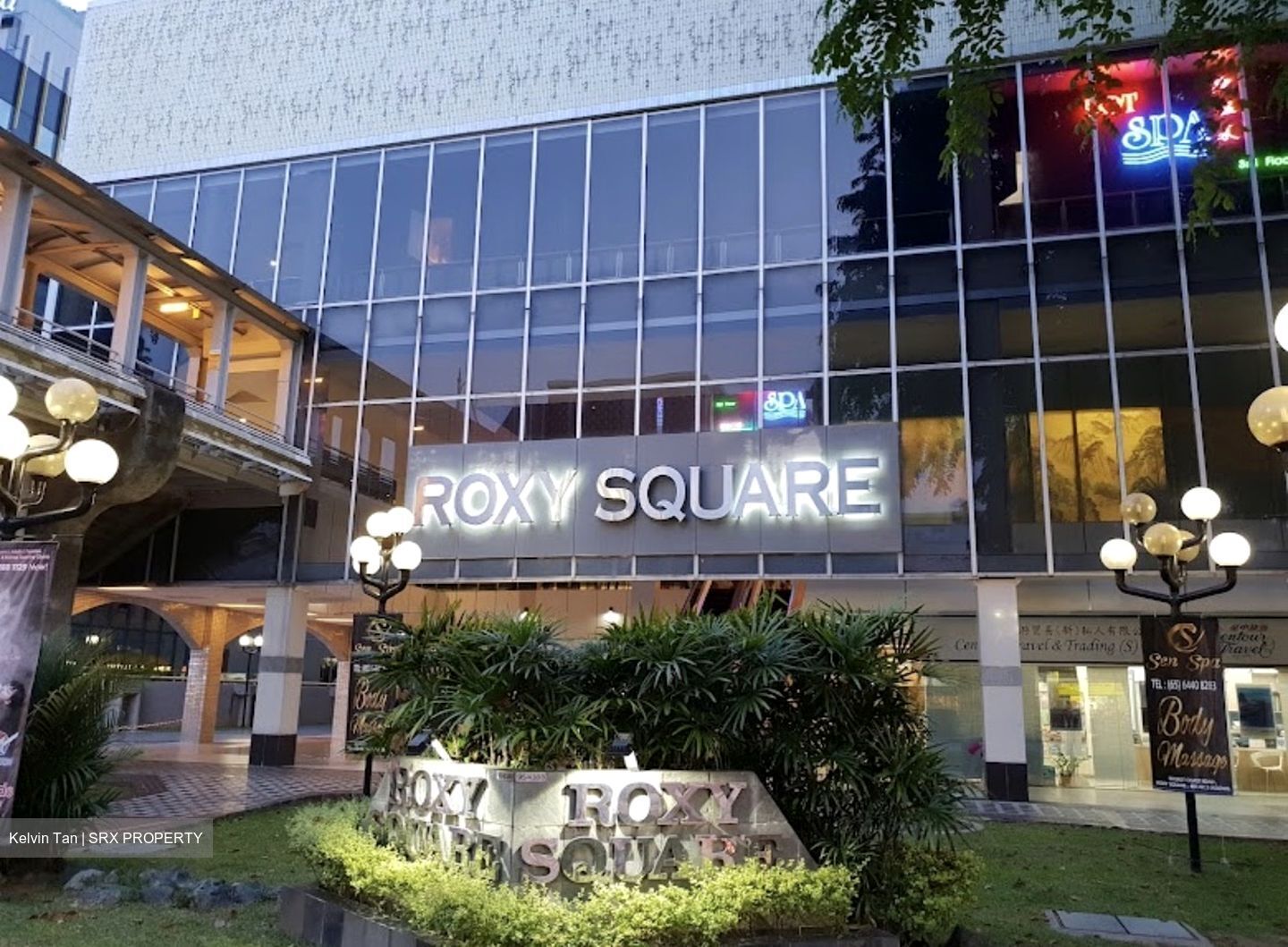 Roxy Square (D15), Retail #614603941